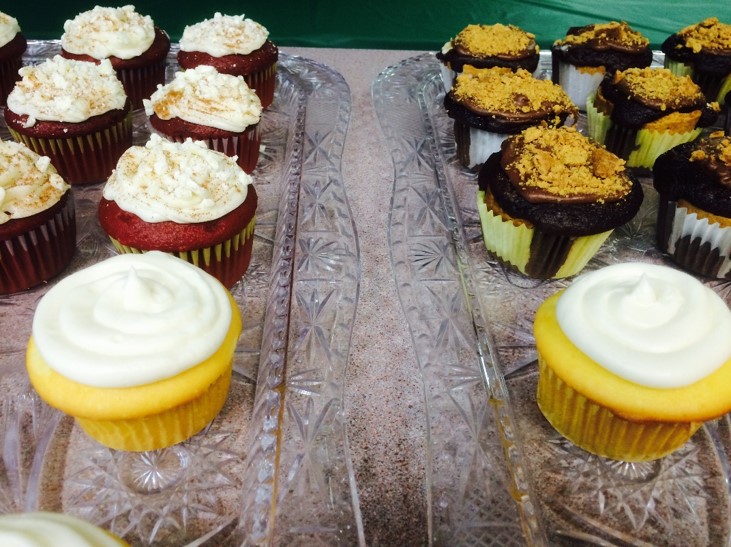 lemon and red velvet cupcakes